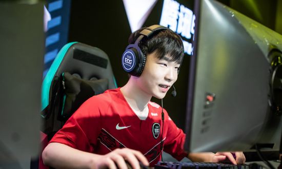 英雄联盟2024年引擎不更换的原因解析